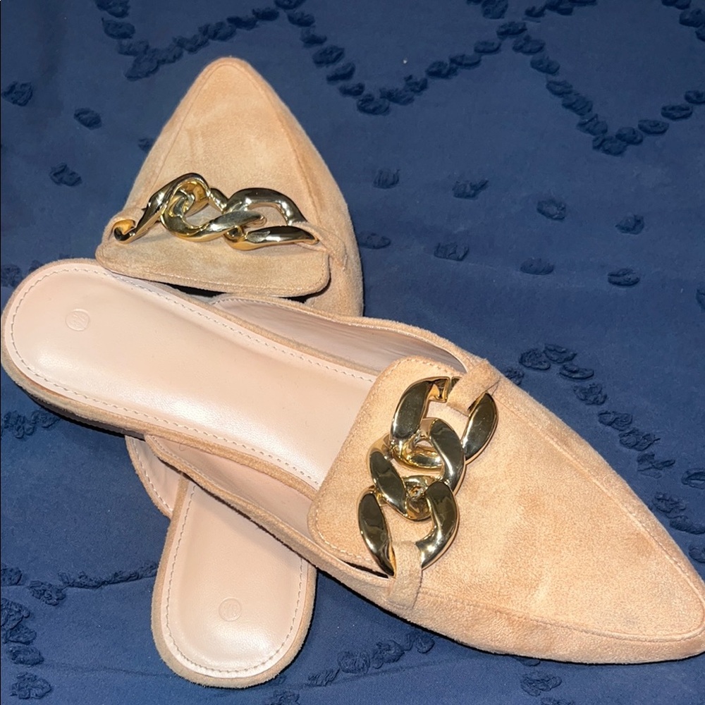 Elegant Tan Mules with Gold Chain